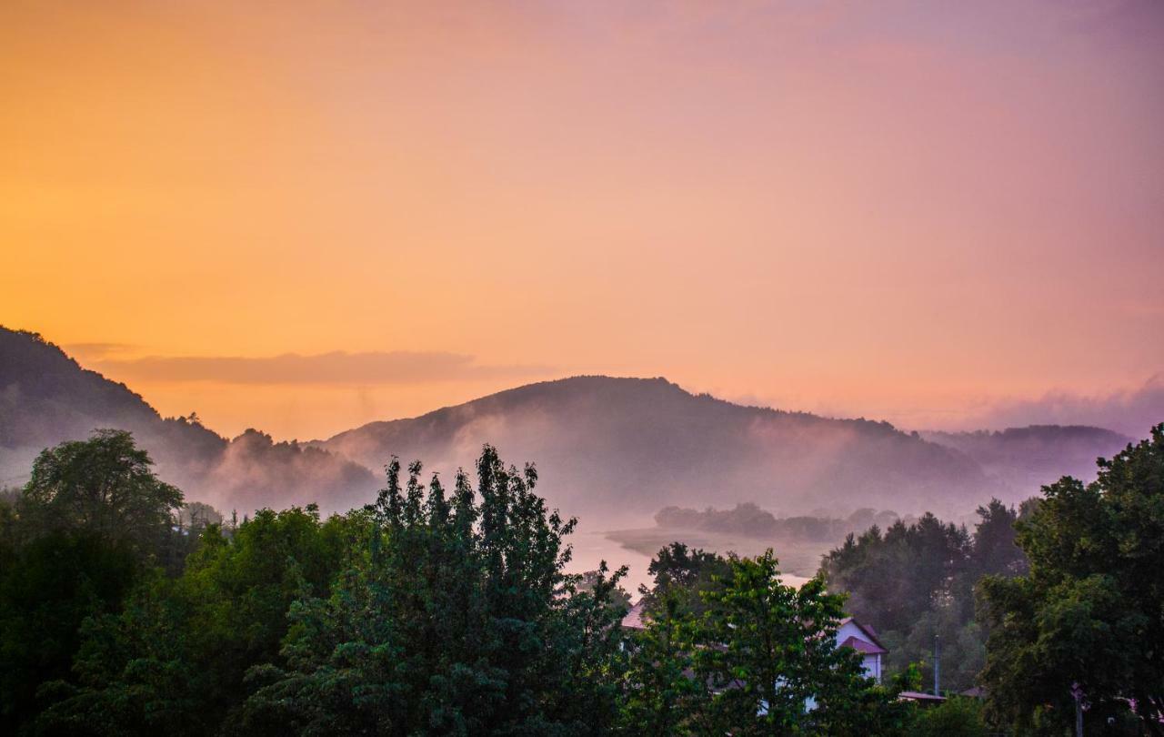 Noclegi Fregata - Pokoje Goscinne W Solinie 661-459-339 Solina  Exteriér fotografie